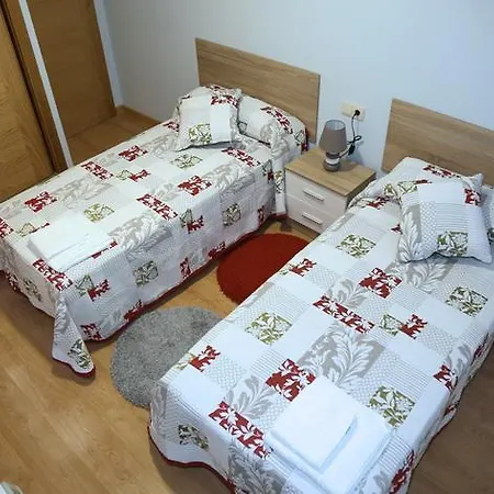 Alojamiento Caldas De Reis ゲストハウス 3*